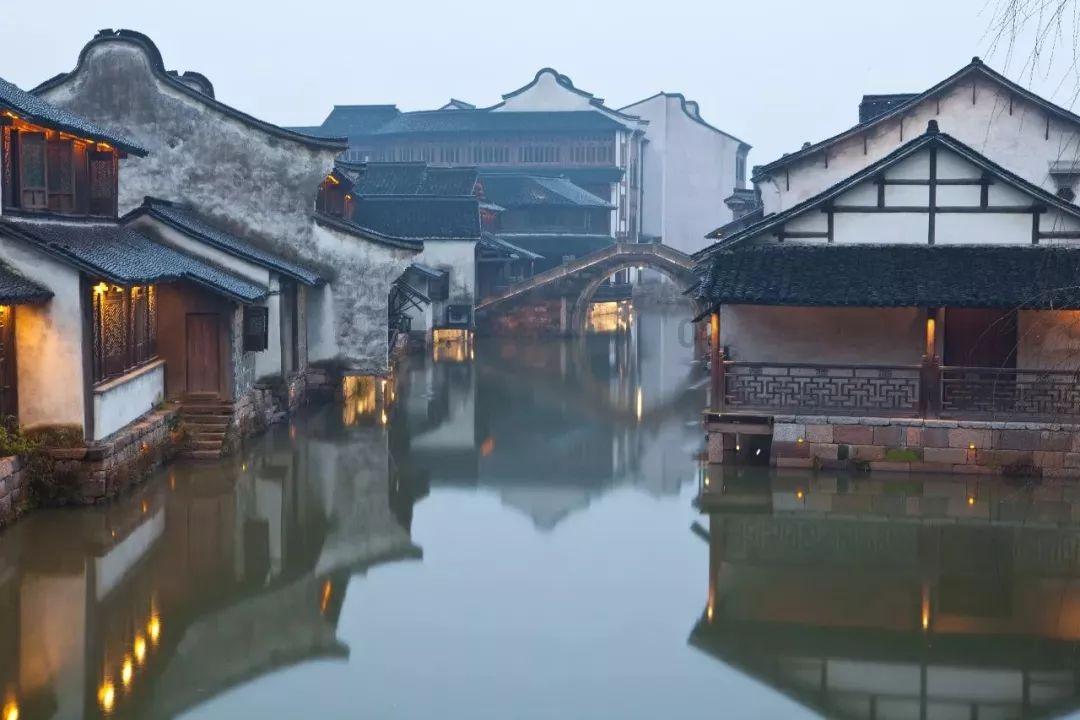 夏季纽扣裙