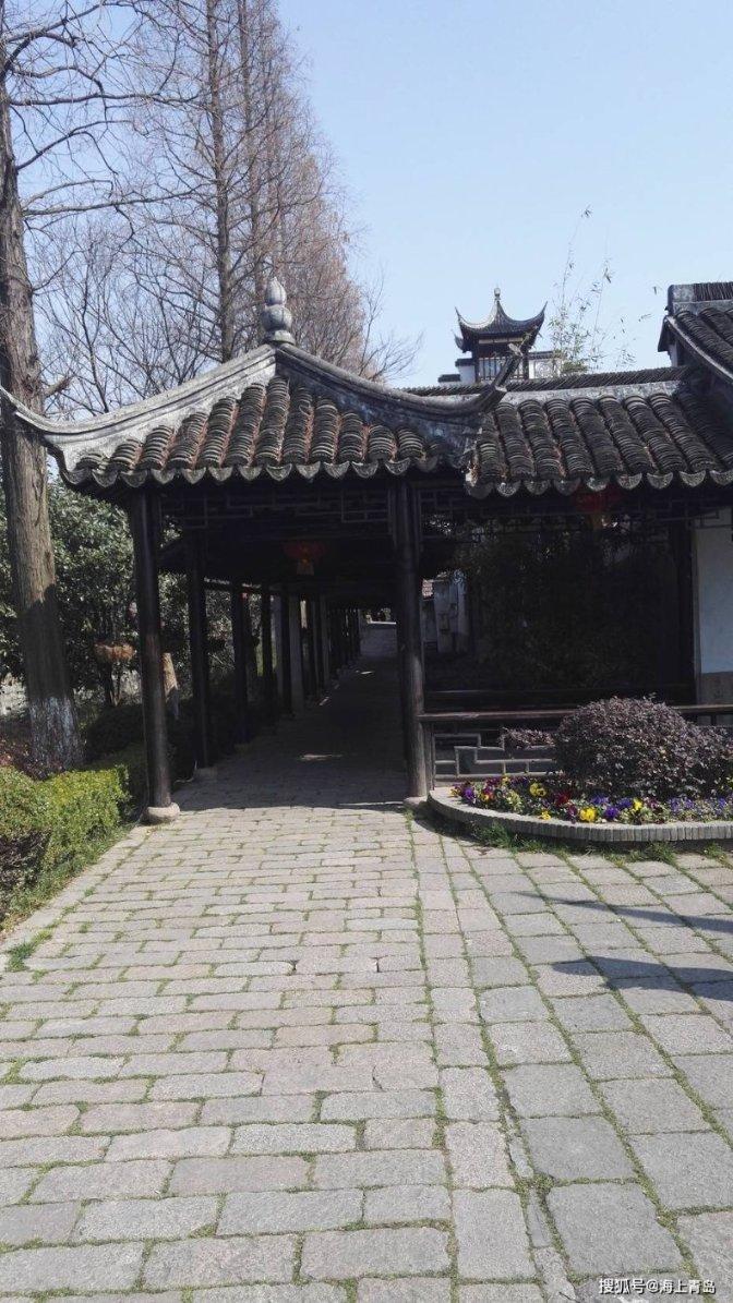 蹲下膝盖响是什么原因